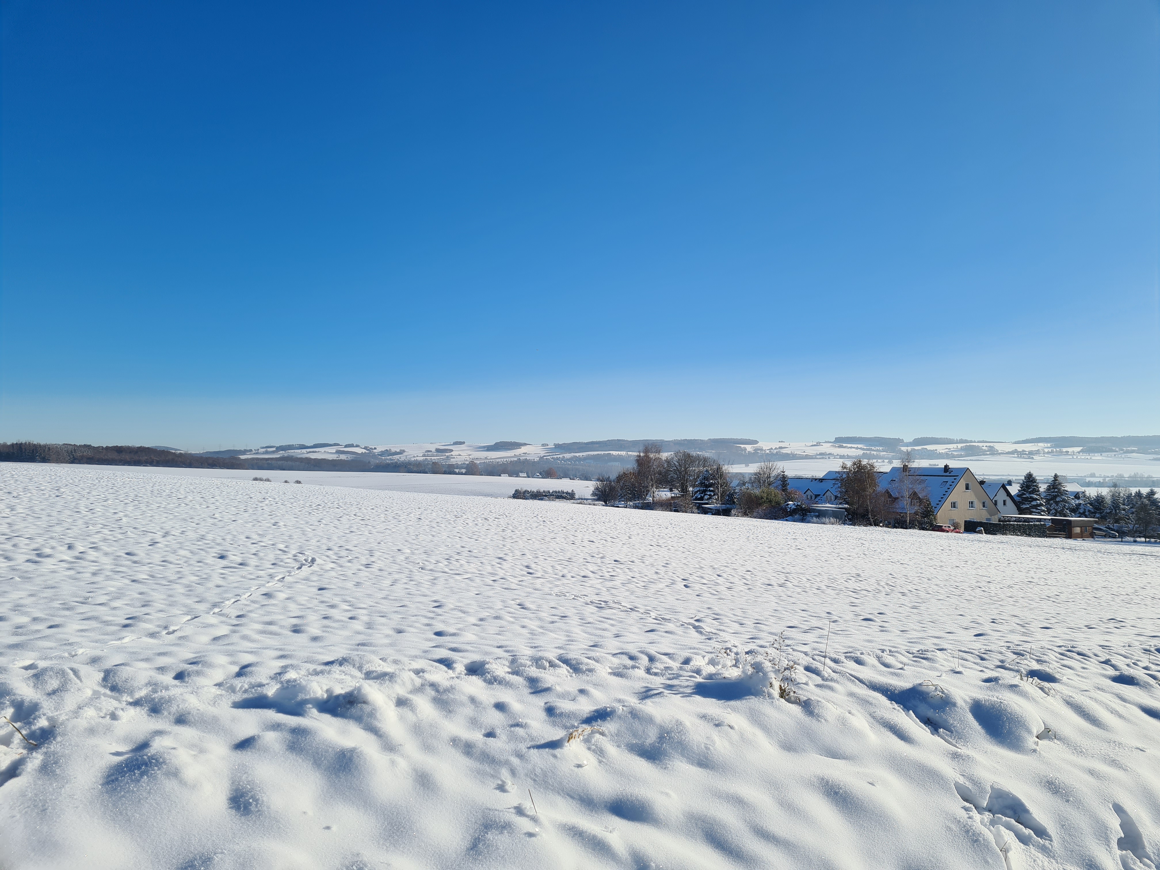 Blick über Leukersdorf im Winter